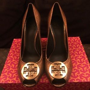 Tory Burch Peep Toe Wedges ⭐️🌟⭐️ sz 11